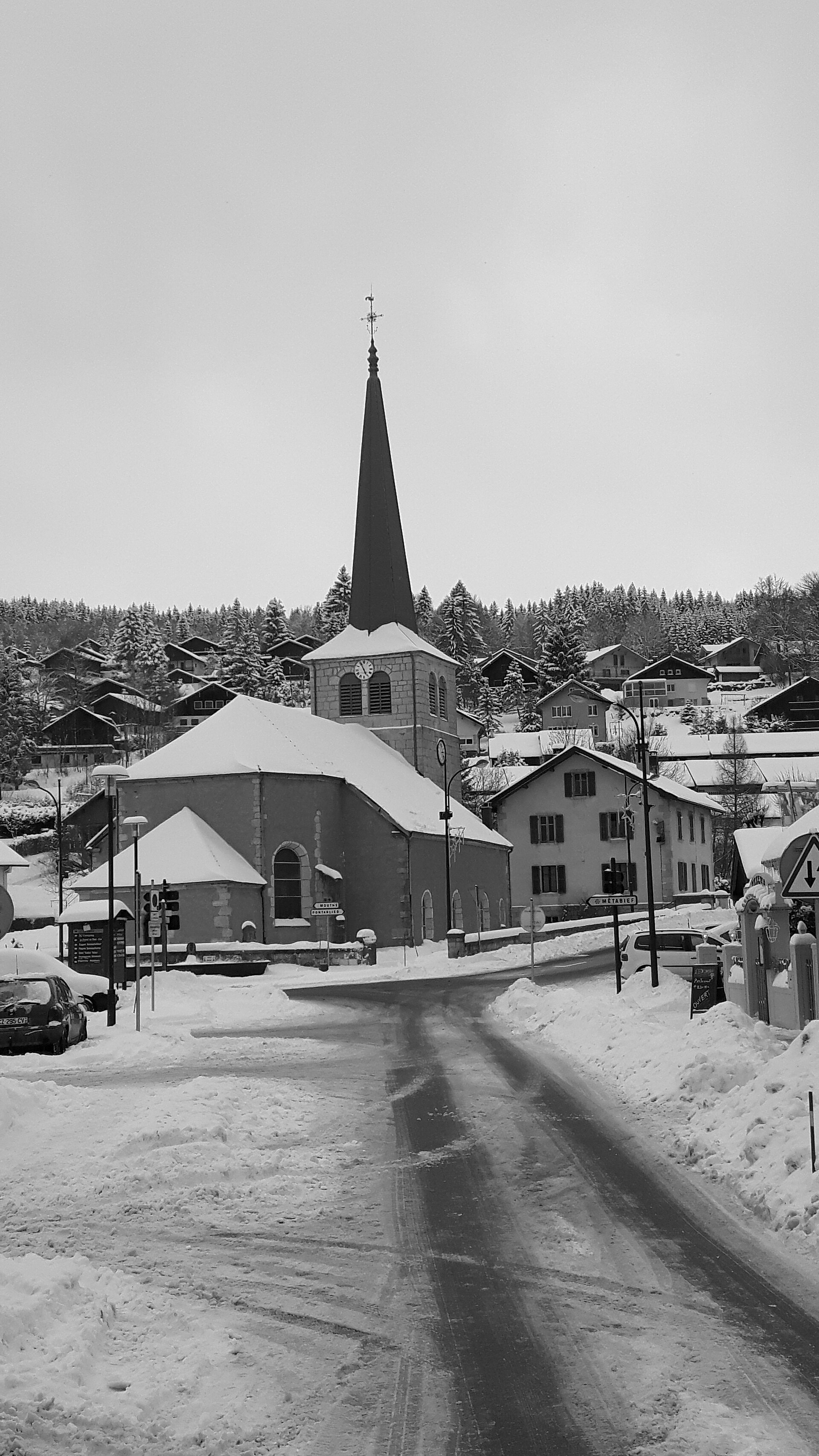 Station d'Entre-les-Fourgs — Alpine village in France