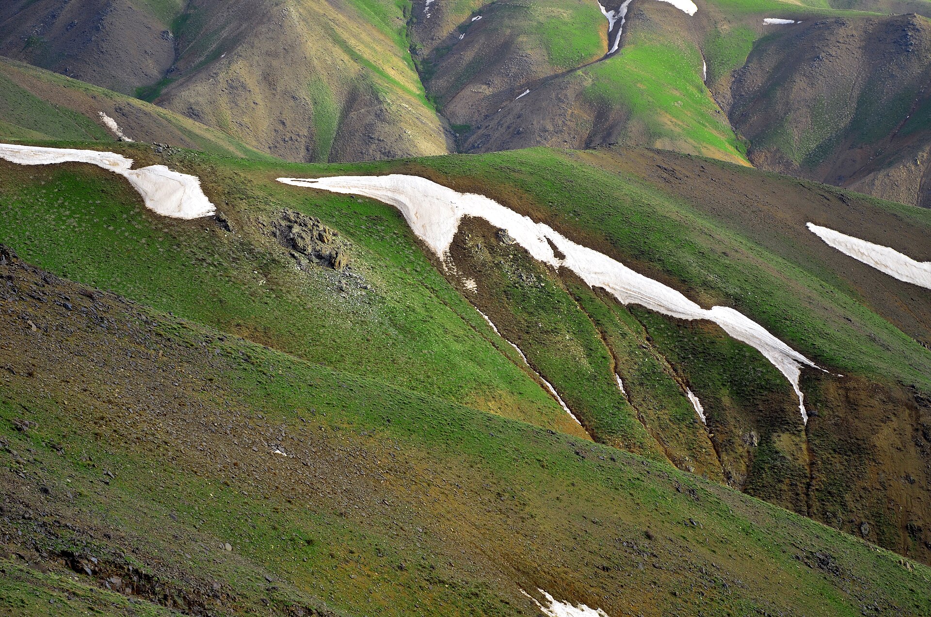 پیست اسکی تاریک دره, Tarik Darreh Ski Resort, mountain village in Iran