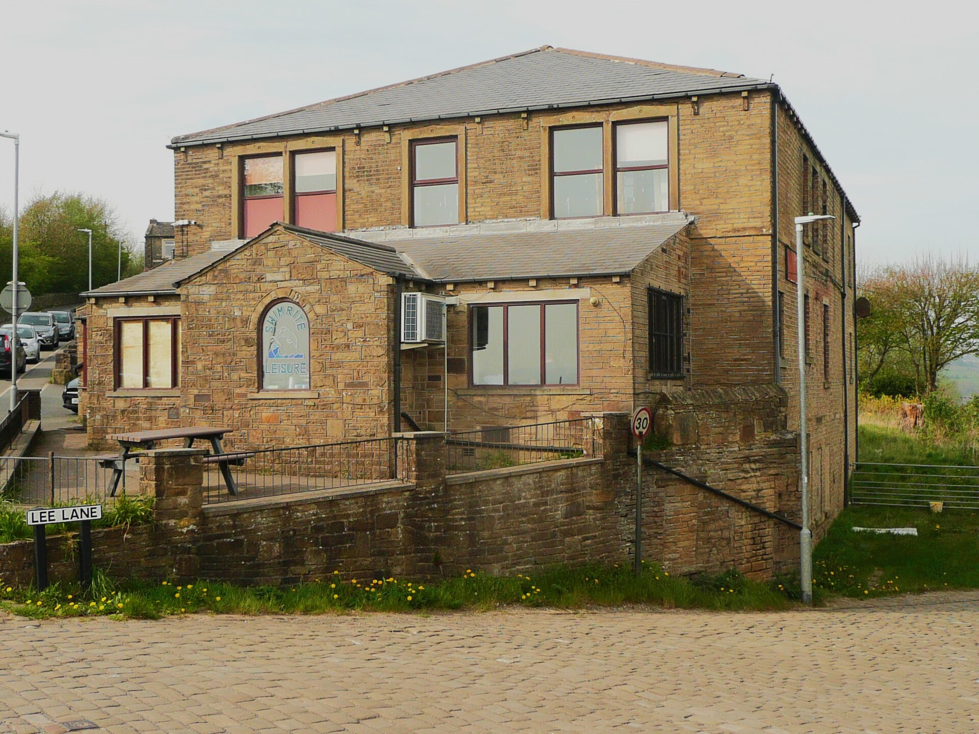 Halifax Ski & Snowboard Centre, mountain village in United Kingdom