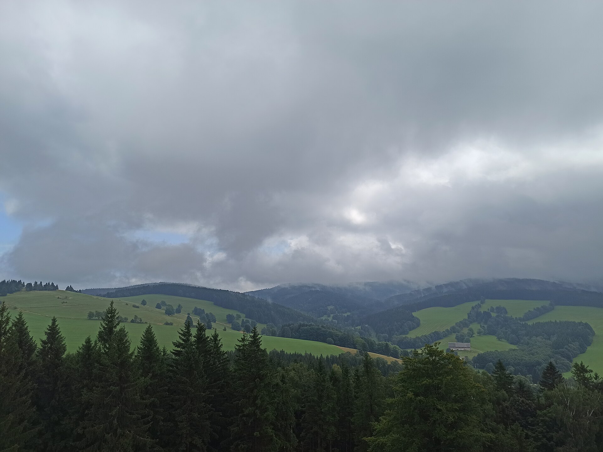 Kačenčina sjezdovka — Alpine village in Czechia