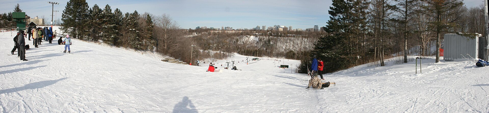 Earl Bales Park Ski and Snowboard Centre — Alpine village in Canada