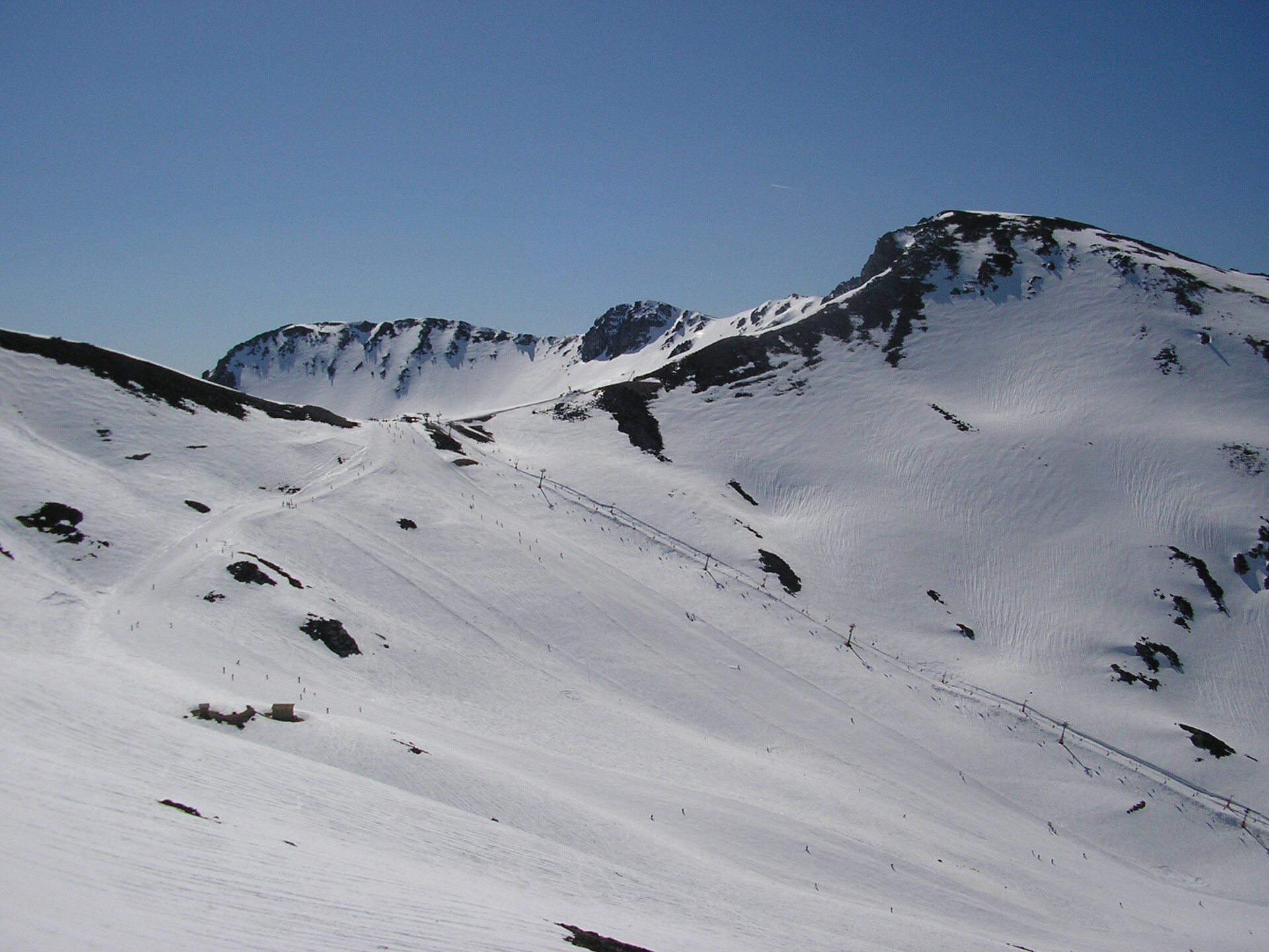 Estación Invernal Fuentes de Invierno, mountain village in Spain