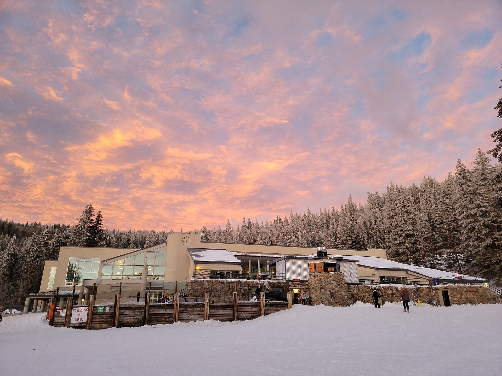 Ski Santa Fe, Santa Fe, Q38555 — Alpine village in United States