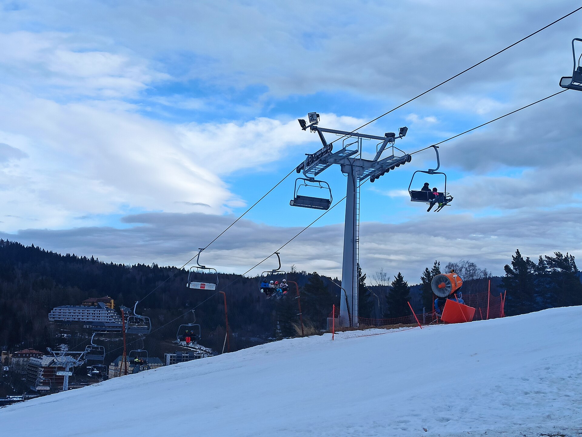 Henryk Ski — Alpine village in Poland