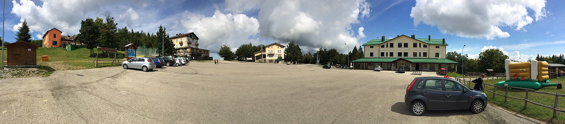 Area Sciistica Schia Monte Caio, mountain village in Italy