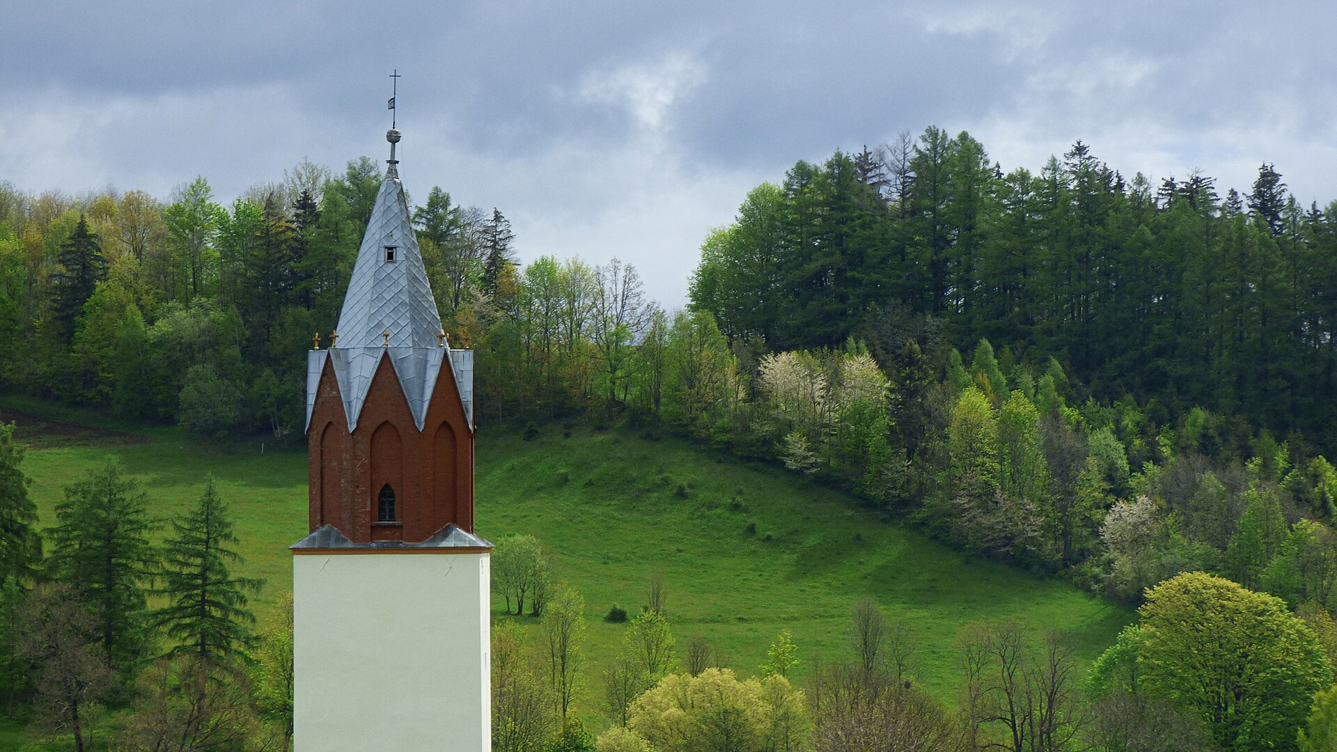 Superstacja Czarnów-Ski Pisarzowice — Alpine village in Poland