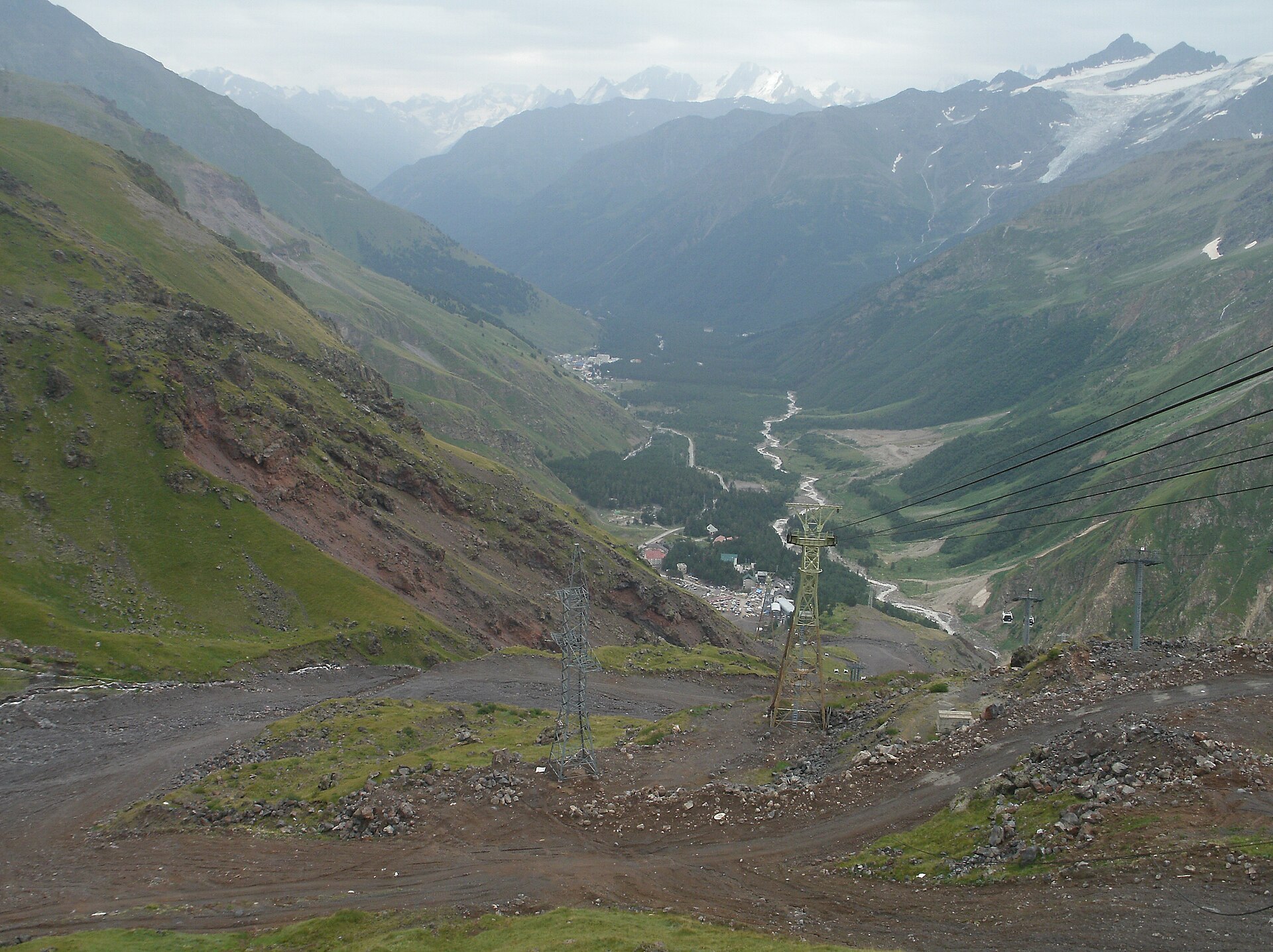 Эльбрус (Elbrus) — Alpine village in Russia