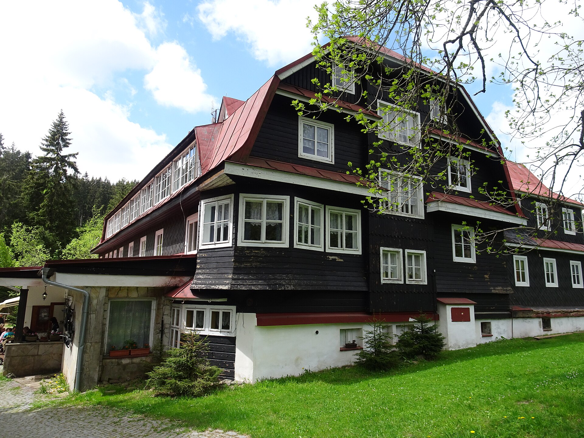 Šerlišský mlýn — Alpine village in Czechia