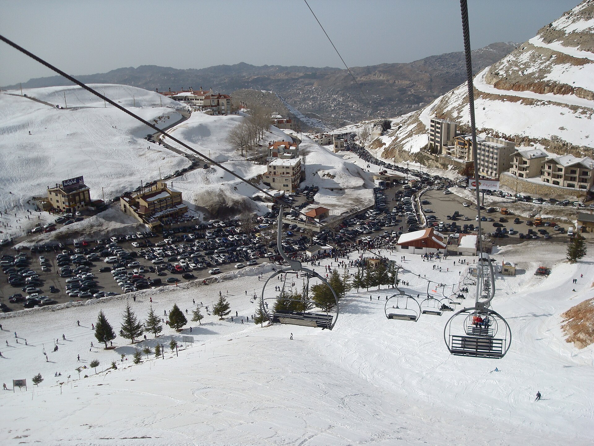 منطقة للتزلج مزار كفردبيان, Mzaar Kfardebian Ski Resort, mountain village in Lebanon