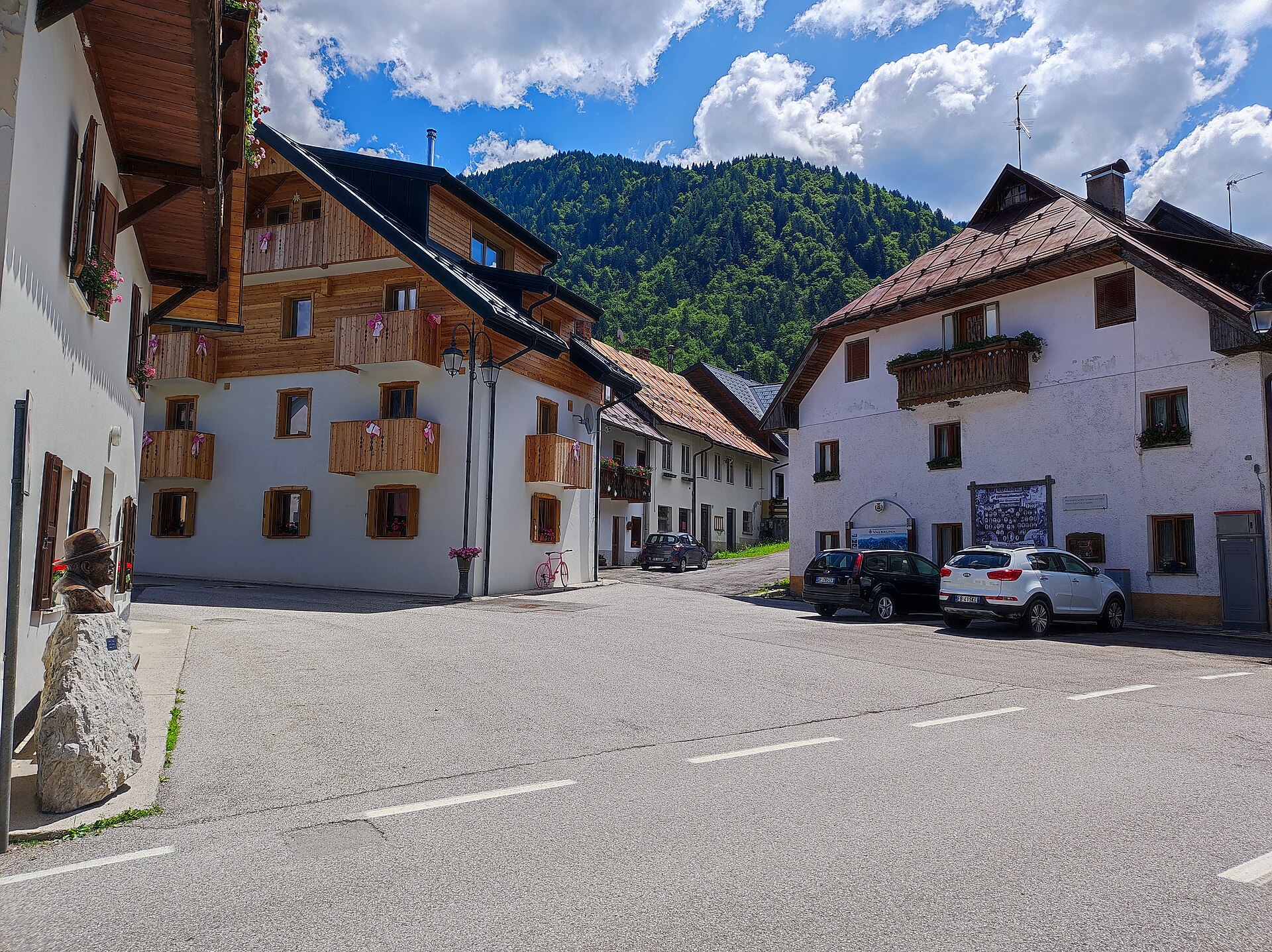Kinderalm Valbruna — Alpine village in Italy