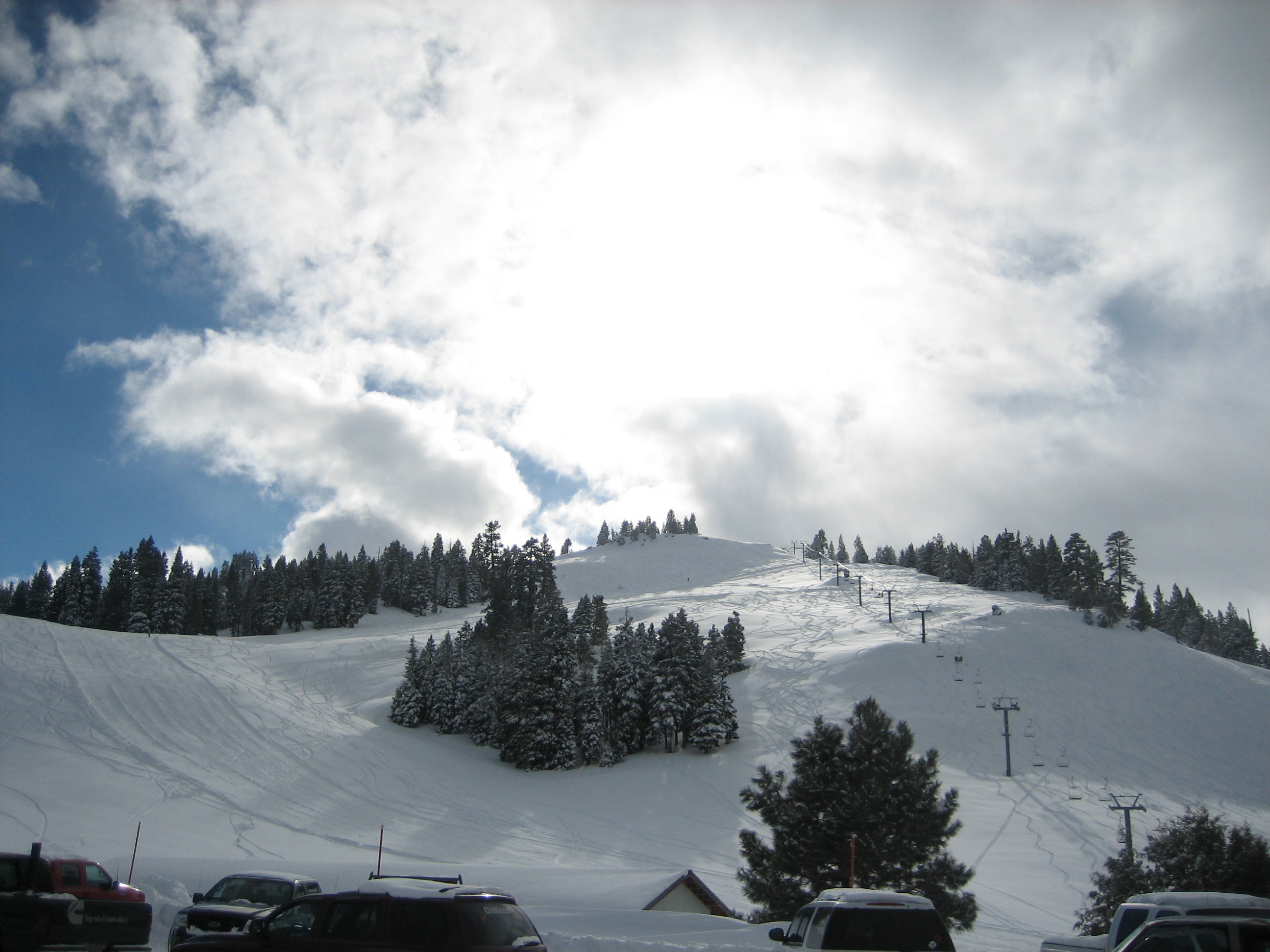 Warner Canyon Ski Area, mountain village in United States