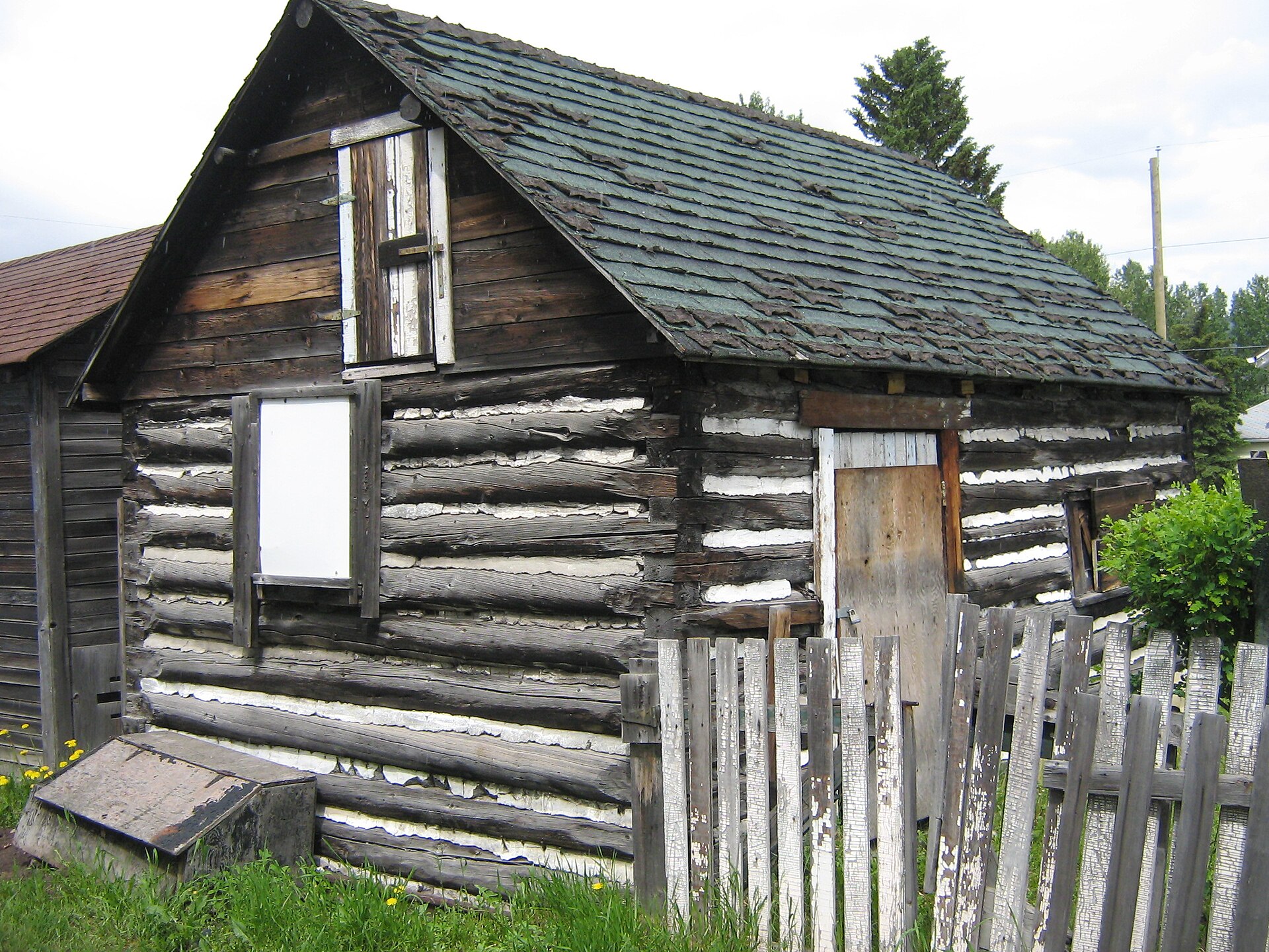 Pass Powderkeg ski — Alpine village in Canada
