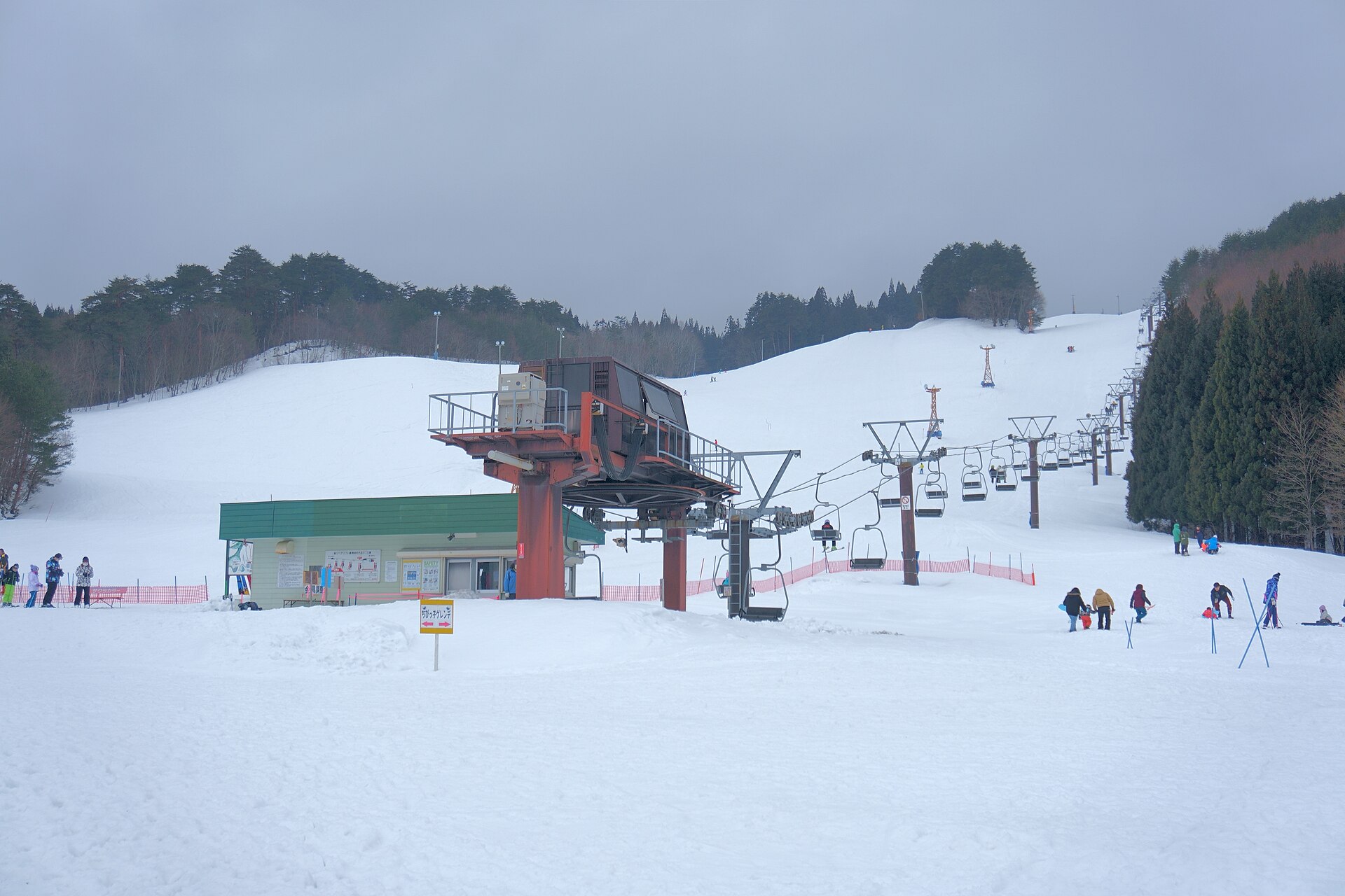 Suishozan (水晶山スキー場), mountain village in Japan