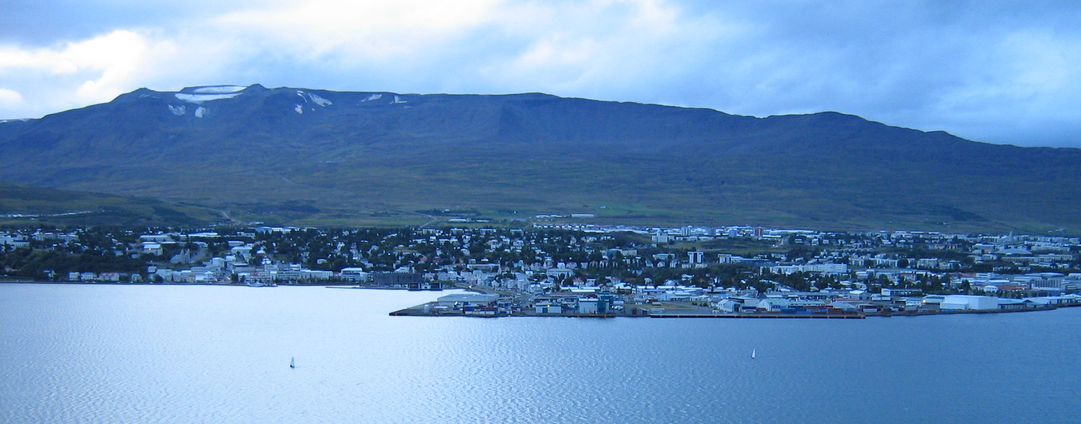 Hlíðarfjall, mountain village in Iceland