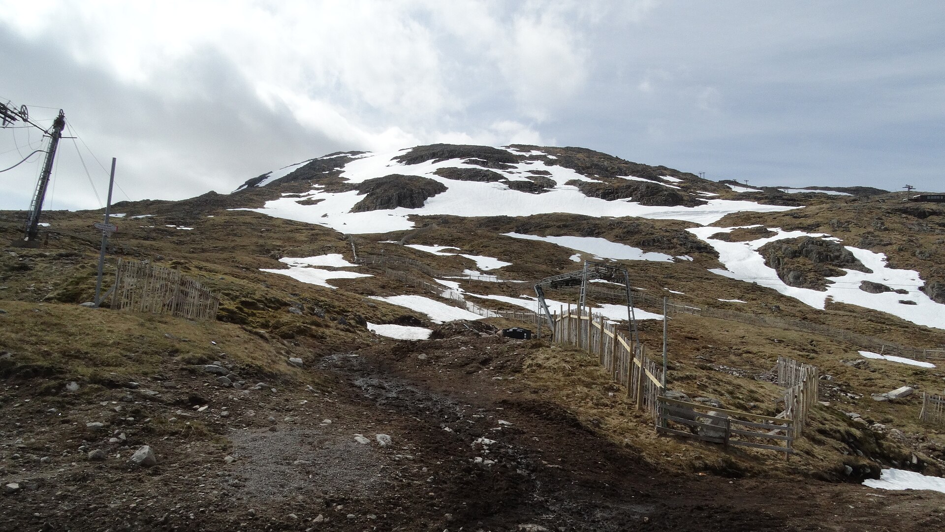 Glencoe Mountain Resort, mountain village in United Kingdom