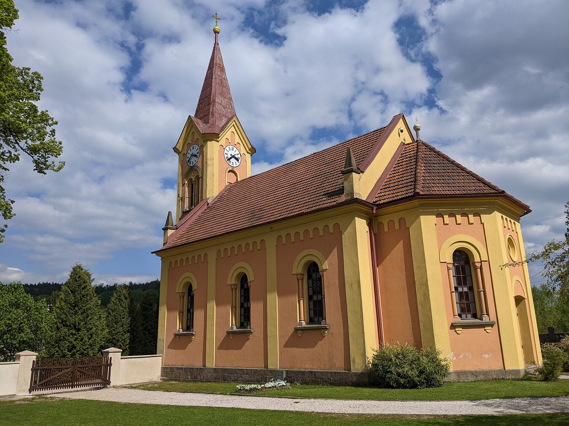 Radvanice — Alpine village in Czechia