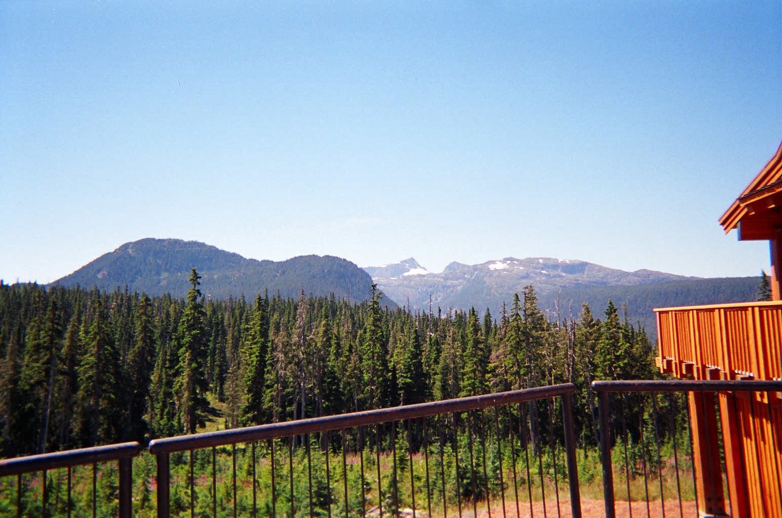 Mount Washington Alpine Resort, mountain village in Canada