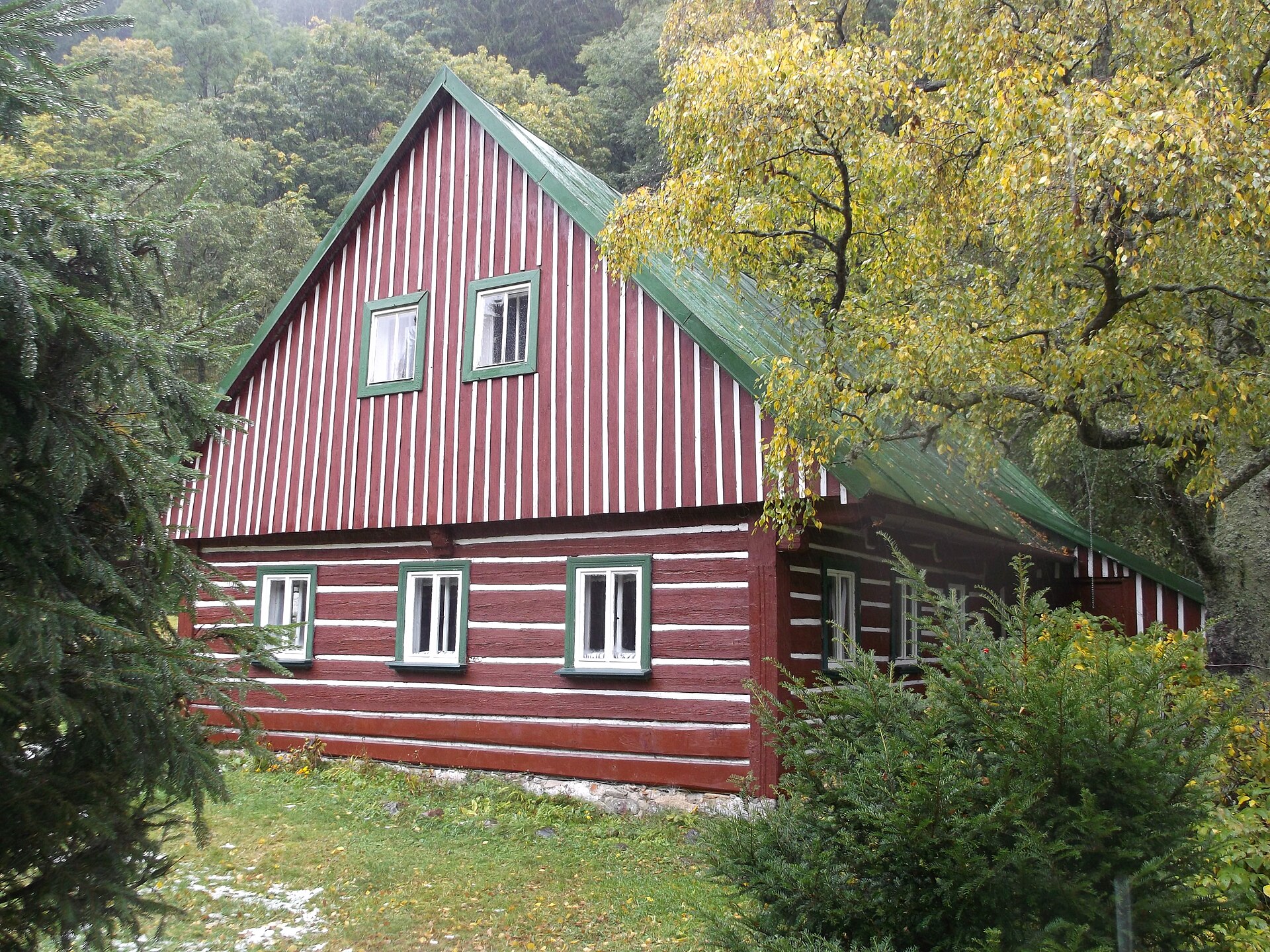Bouda Máma — Alpine village in Czechia