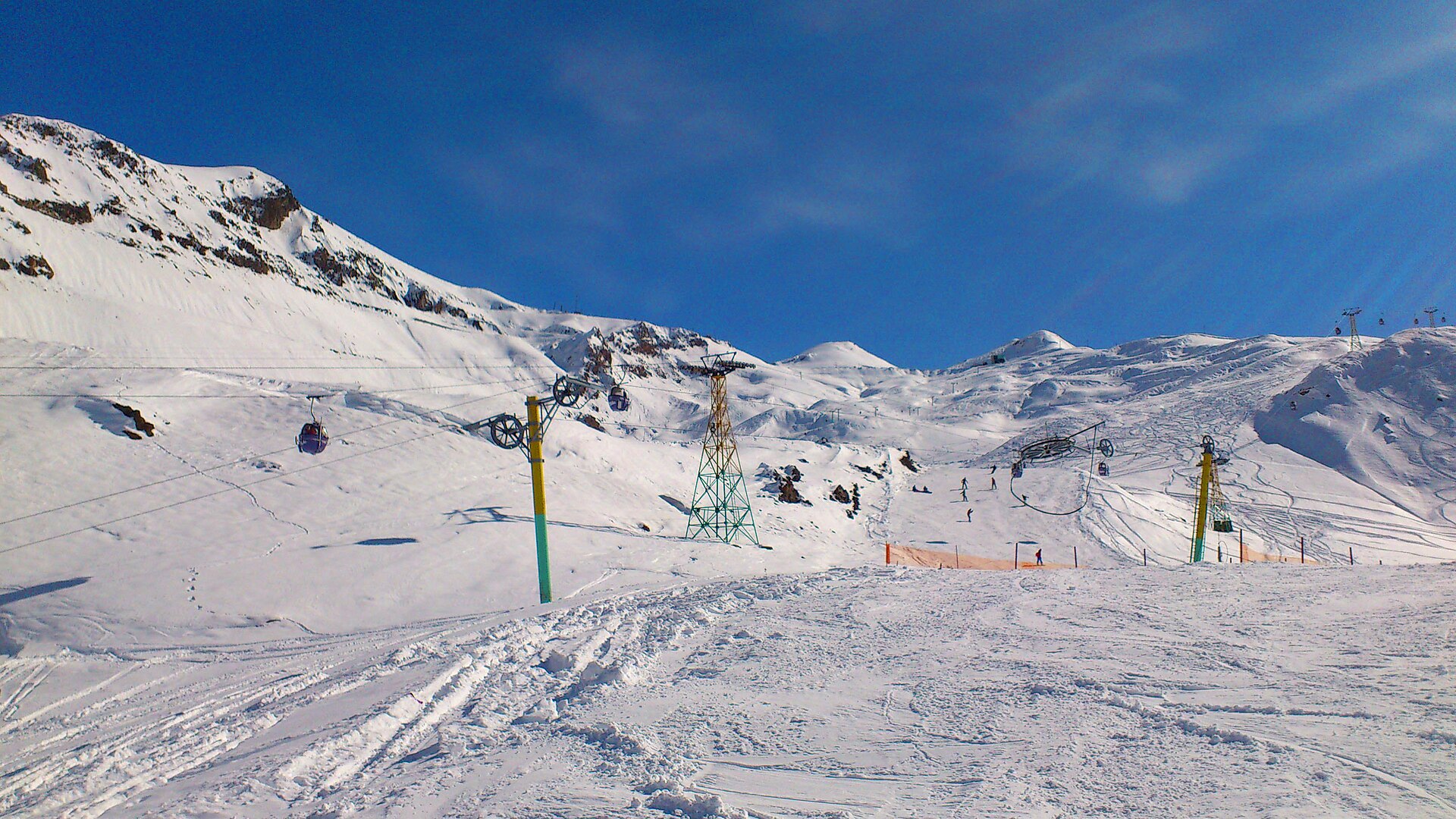 پیست اسکی دیزین, Dizin Ski Resort — Alpine village in Iran