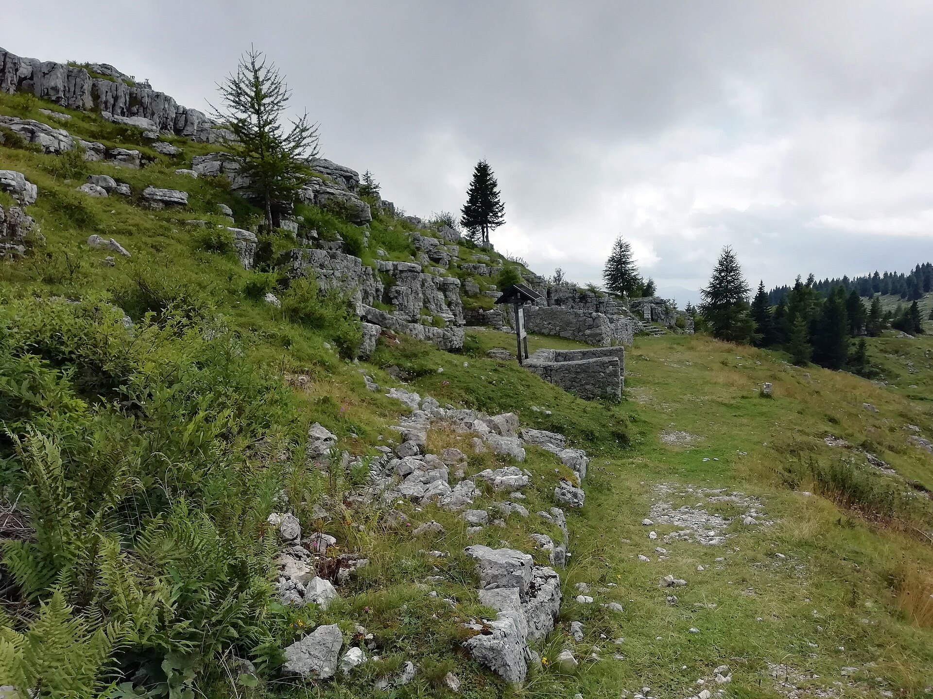 Monte Verena – Mezzaselva di Roana — Alpine village in Italy