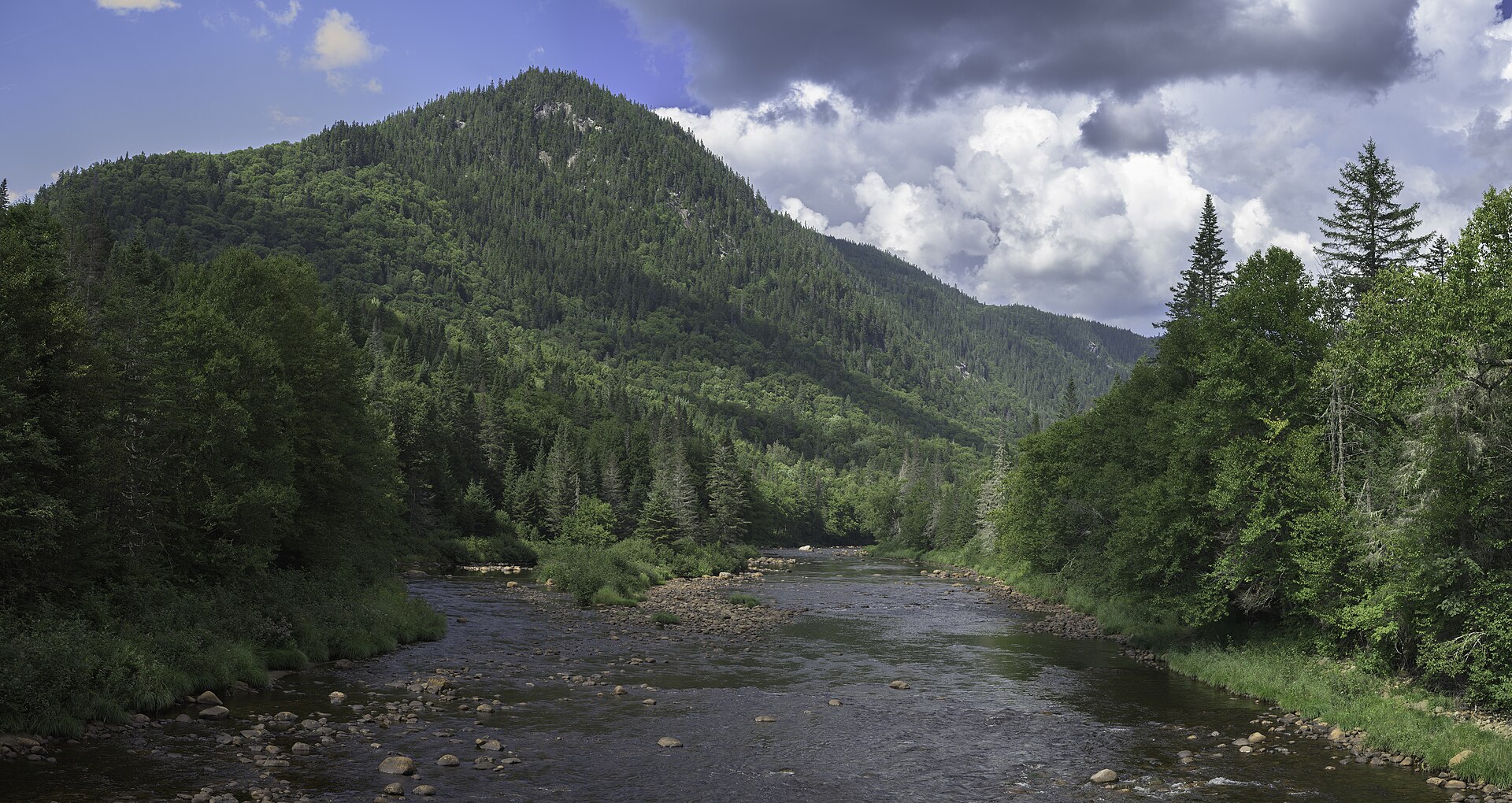 Parc national de La Jacques-Cartier — Alpine village in Canada