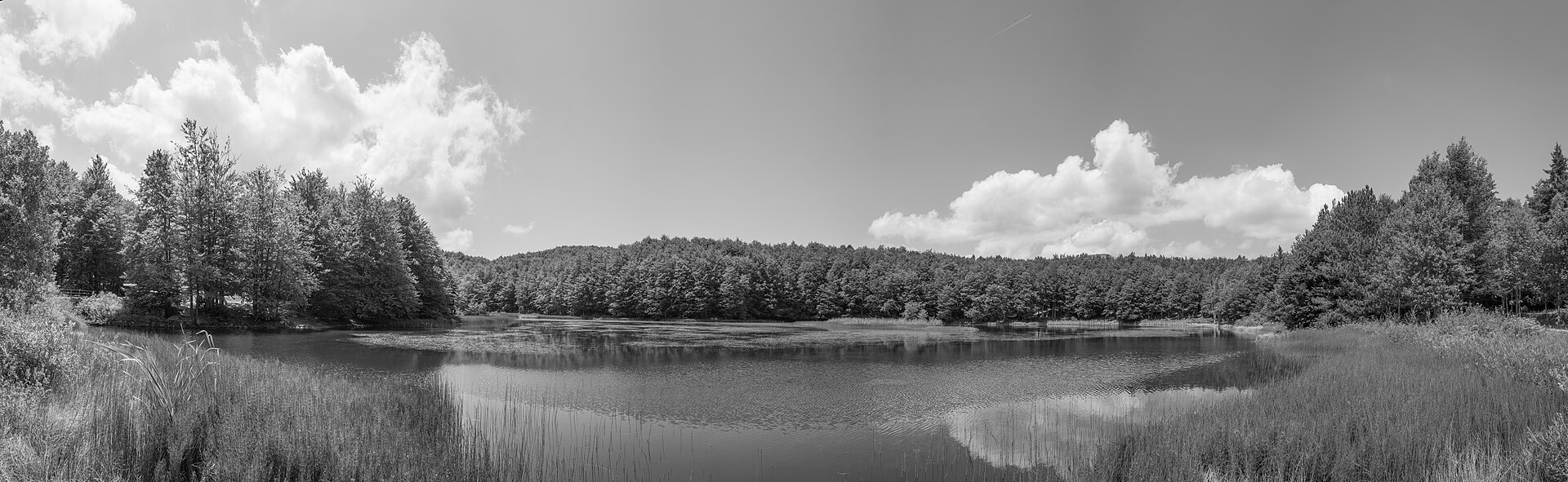 Area Sciistica Cerreto Laghi, mountain village in Italy