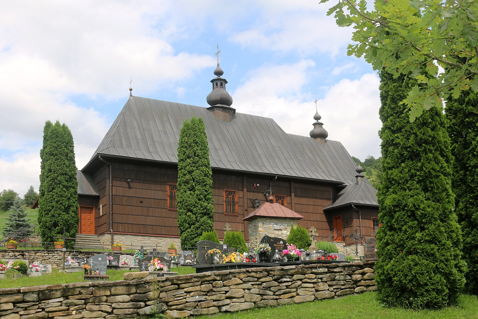 Dwie Doliny Muszyna-Wierchomla — Alpine village in Poland