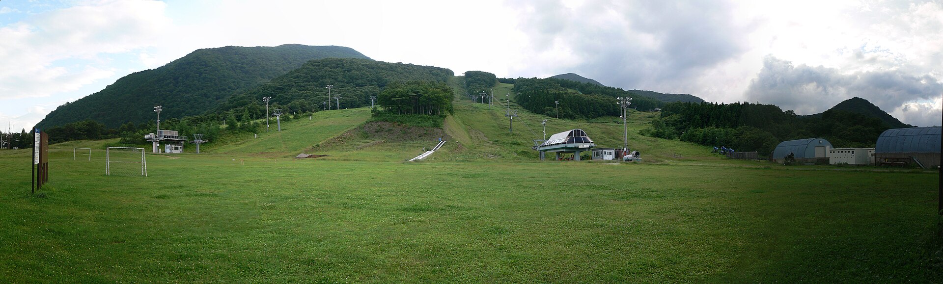 Izumigatake Ski Resort, mountain village in Japan