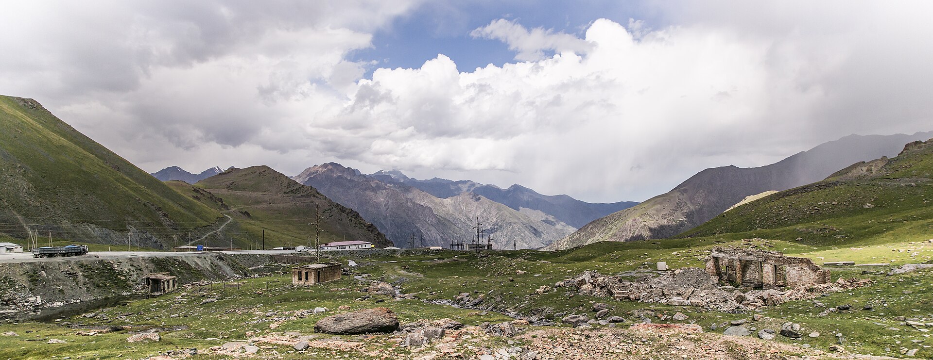 Ski base Too Ashuu — Alpine village in Kyrgyzstan