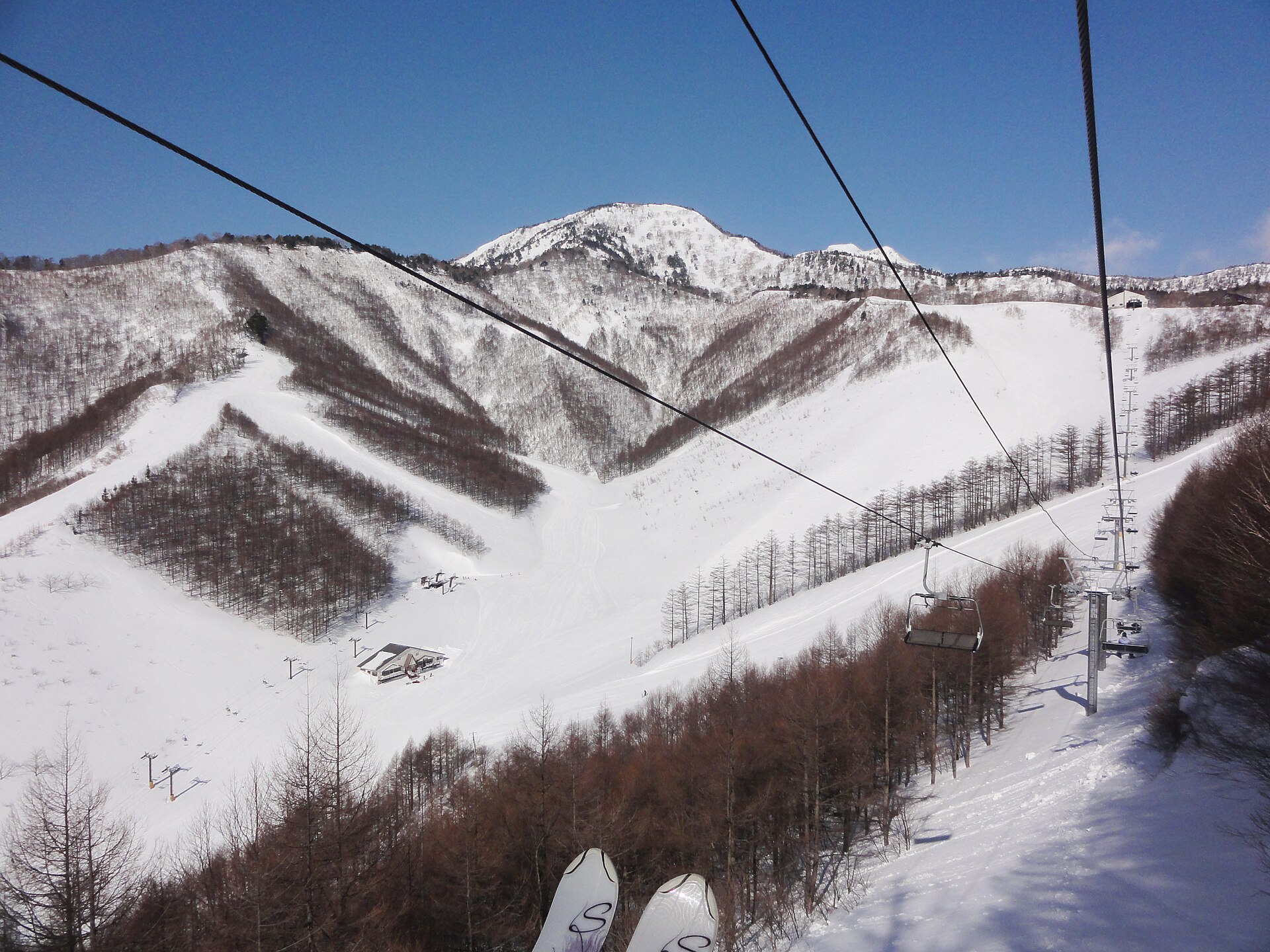 Oguna Hotaka Ski Area, mountain village in Japan