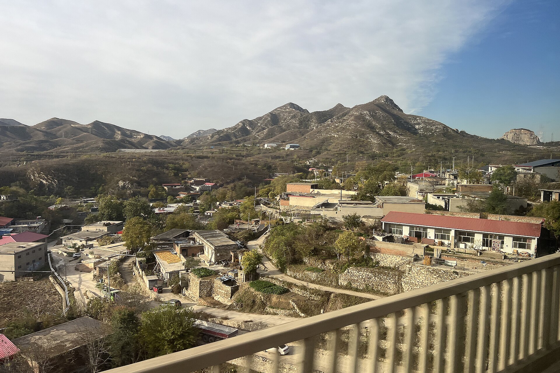 西部长青滑雪场, mountain village in China