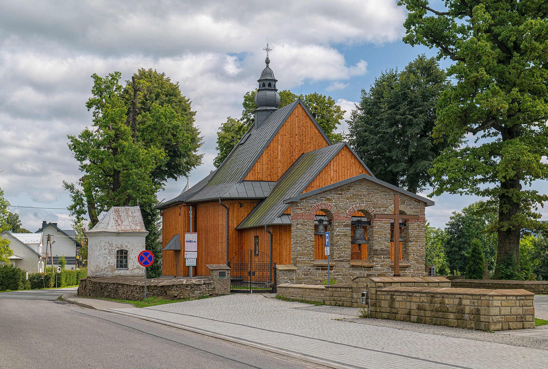 Cieniawa — Alpine village in Poland