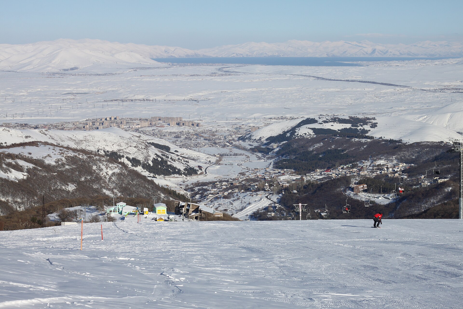 Ծաղկաձոր լեռնադահուկային առողջարան, Tsaghkadzor Ski resort — Alpine village in Armenia