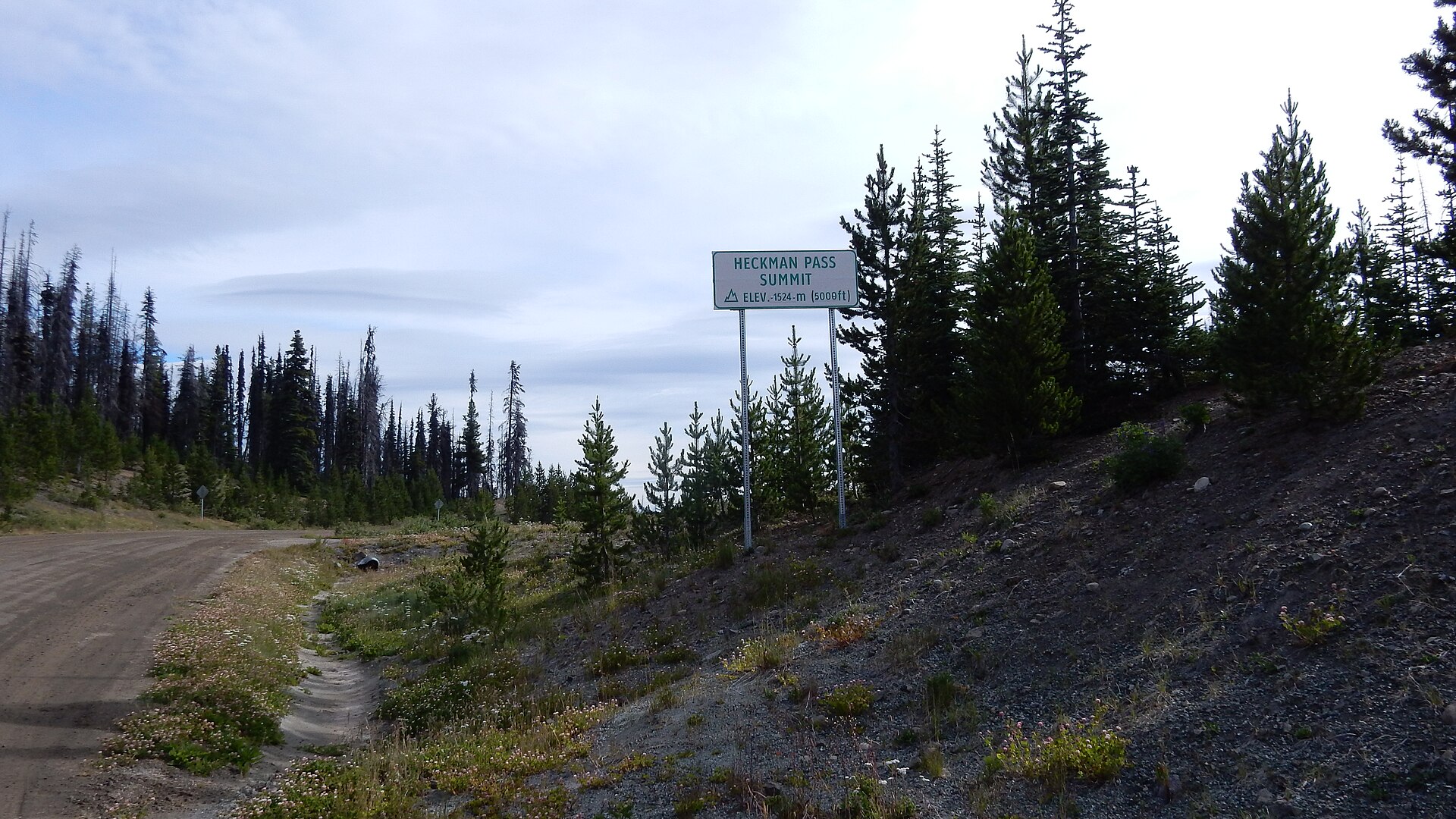Tweedsmuir Ski Club, mountain village in Canada