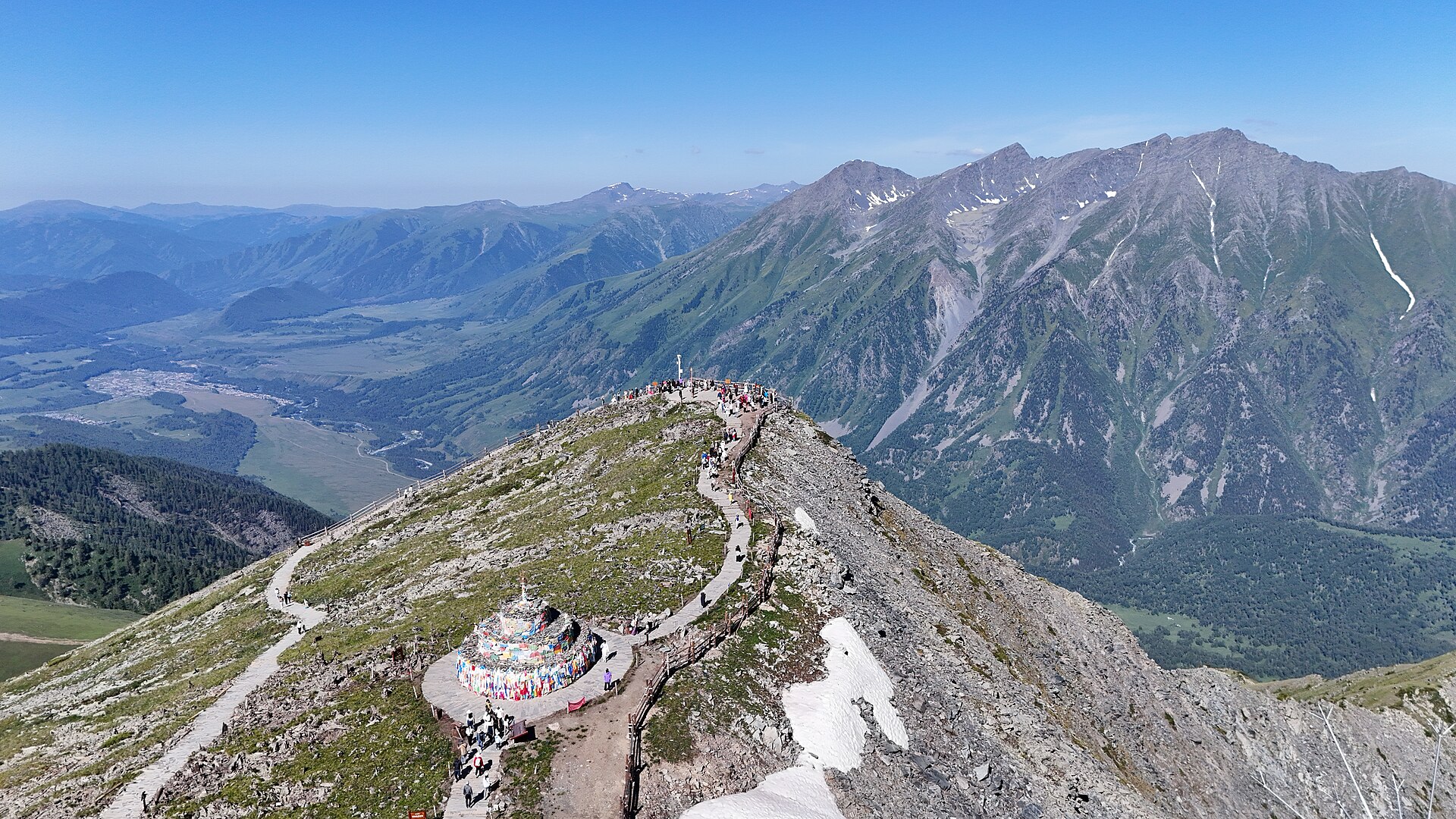 禾木（吉克普林）国际滑雪度假区 — Alpine village in China