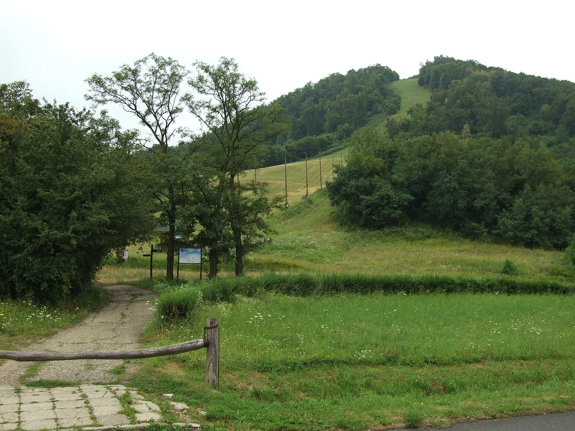 Nagyvillám Sípálya Visegrád, mountain village in Hungary