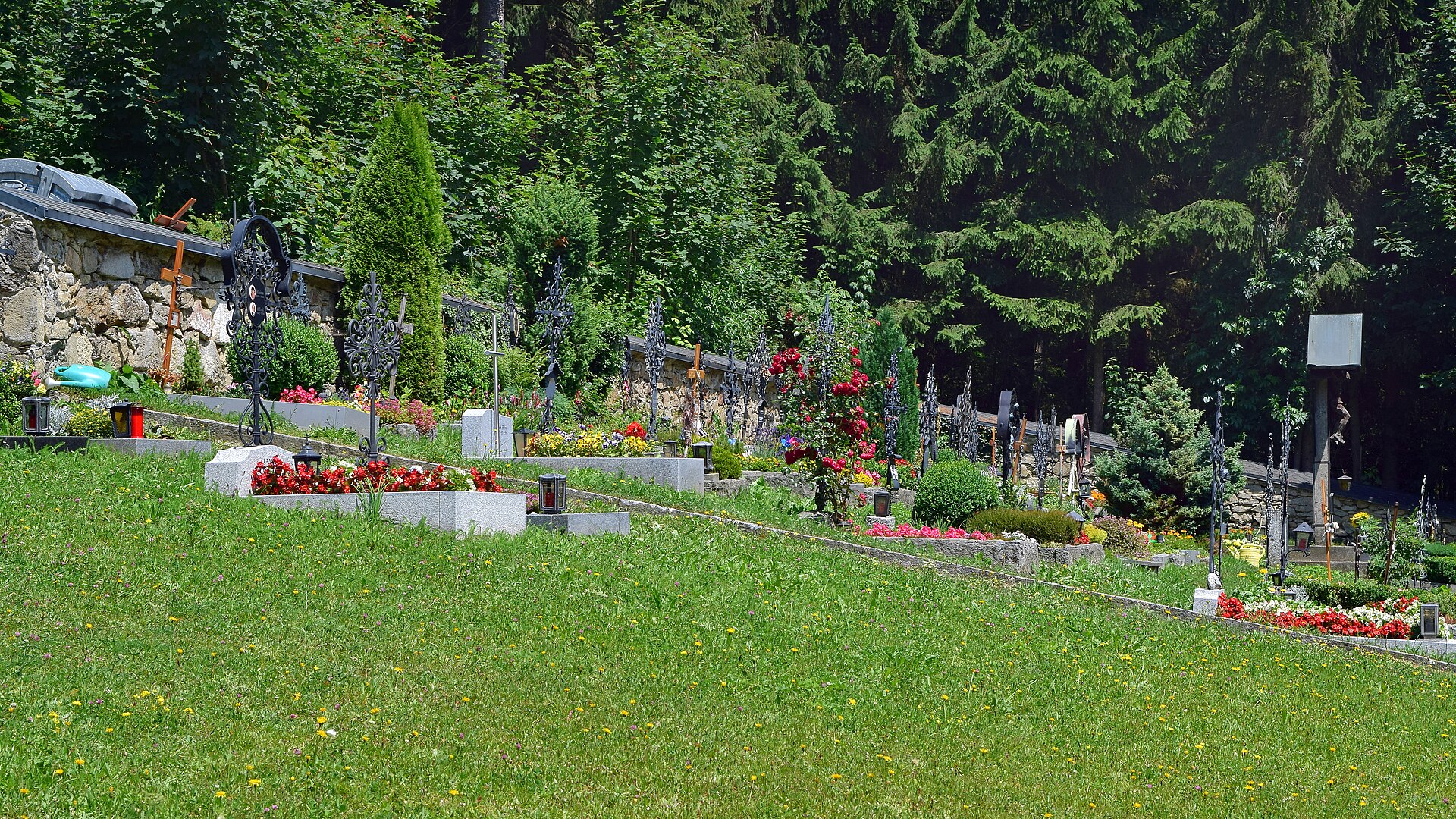 Schilifte Kirchschlag — Alpine village in Austria
