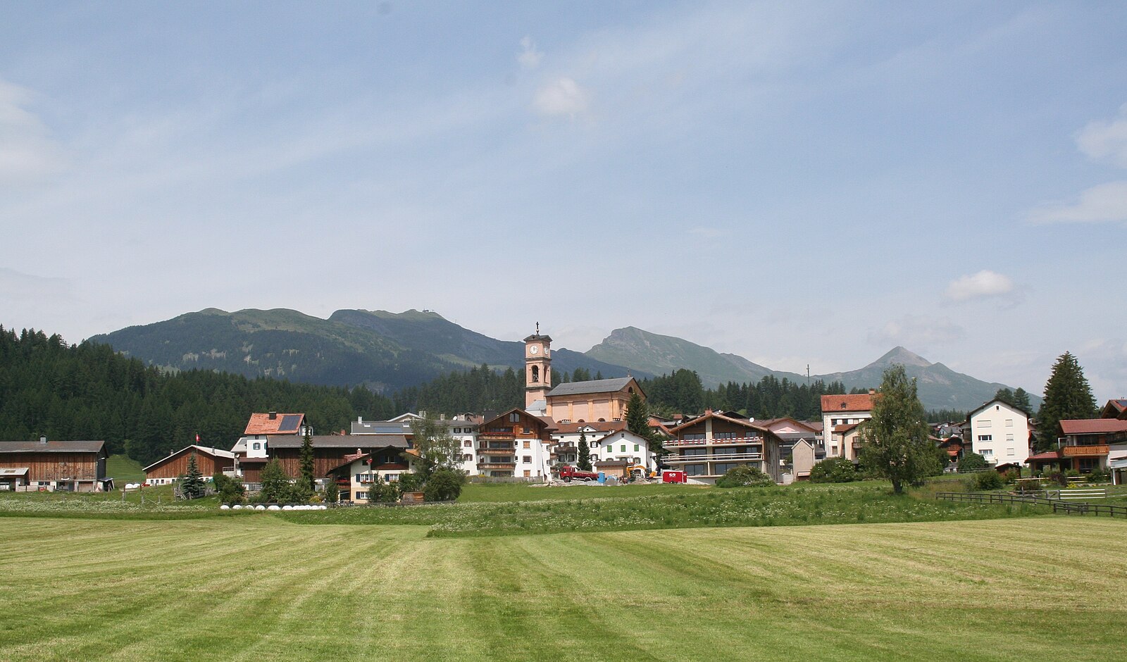 Lantsch/​Lenz — Alpine village in Switzerland