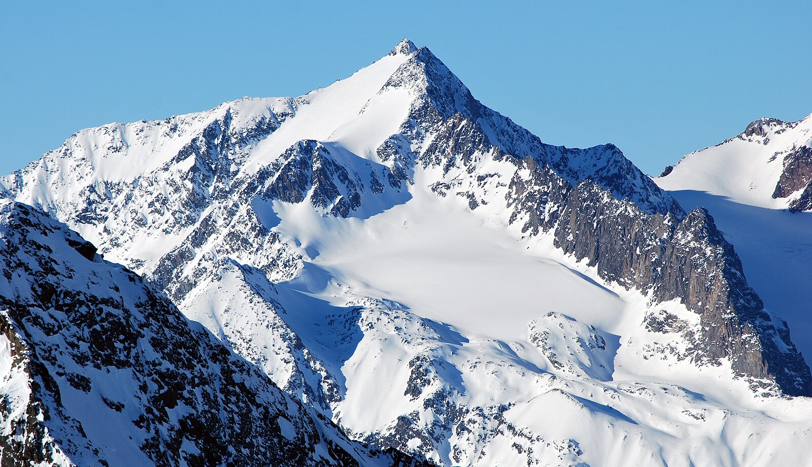 Stubai Glacier (Stubaier Gletscher) — Alpine village in Austria