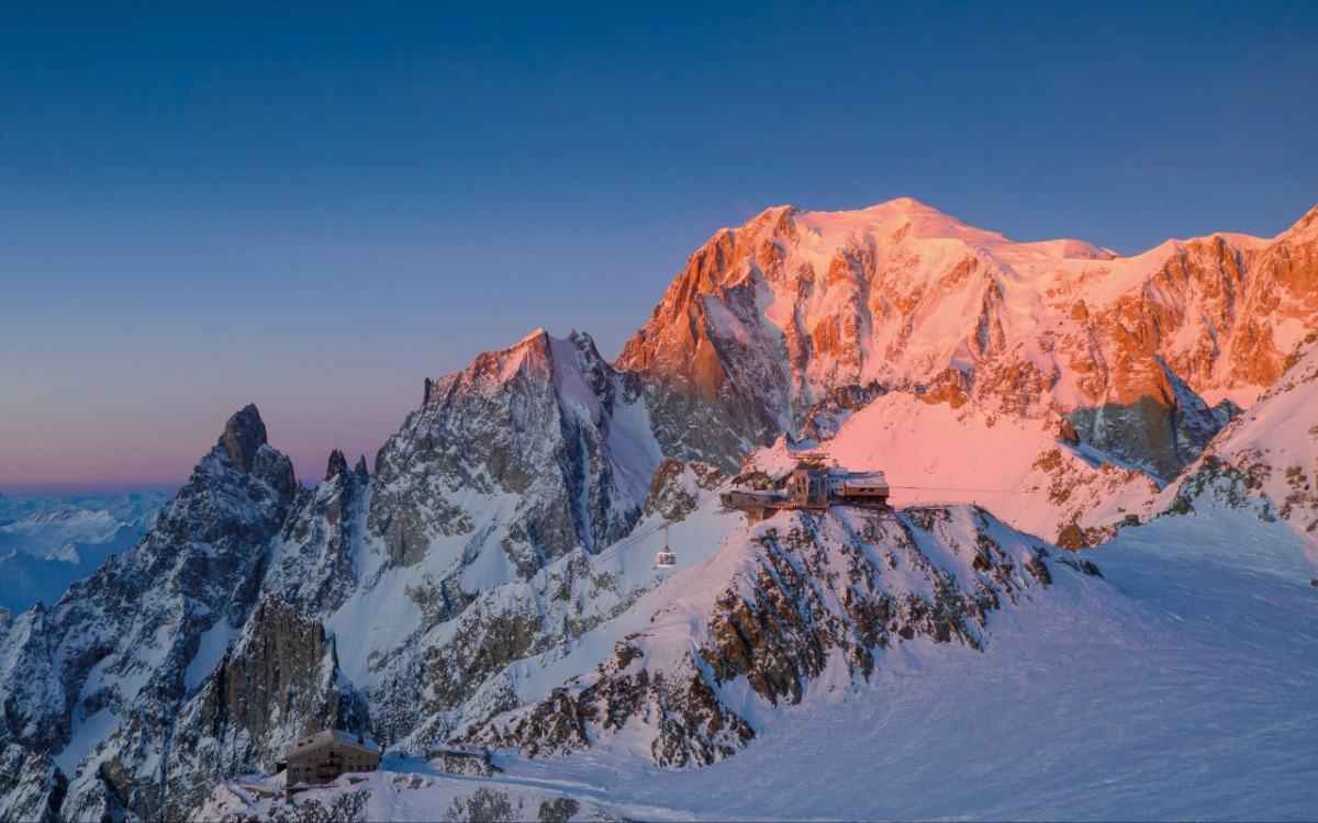 Courmayeur — Alpine village in Italy