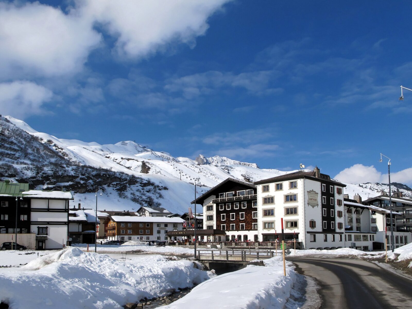 Zürs — Alpine village in Austria
