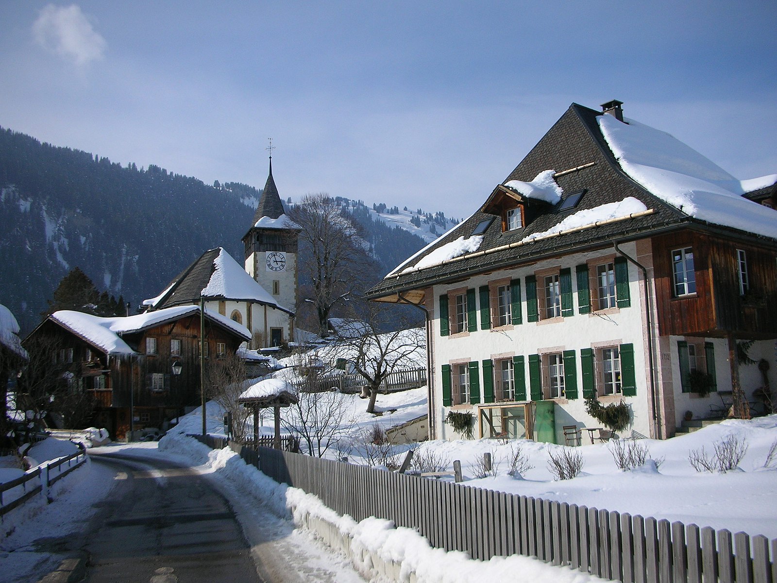 Lauenen — Alpine village in Switzerland