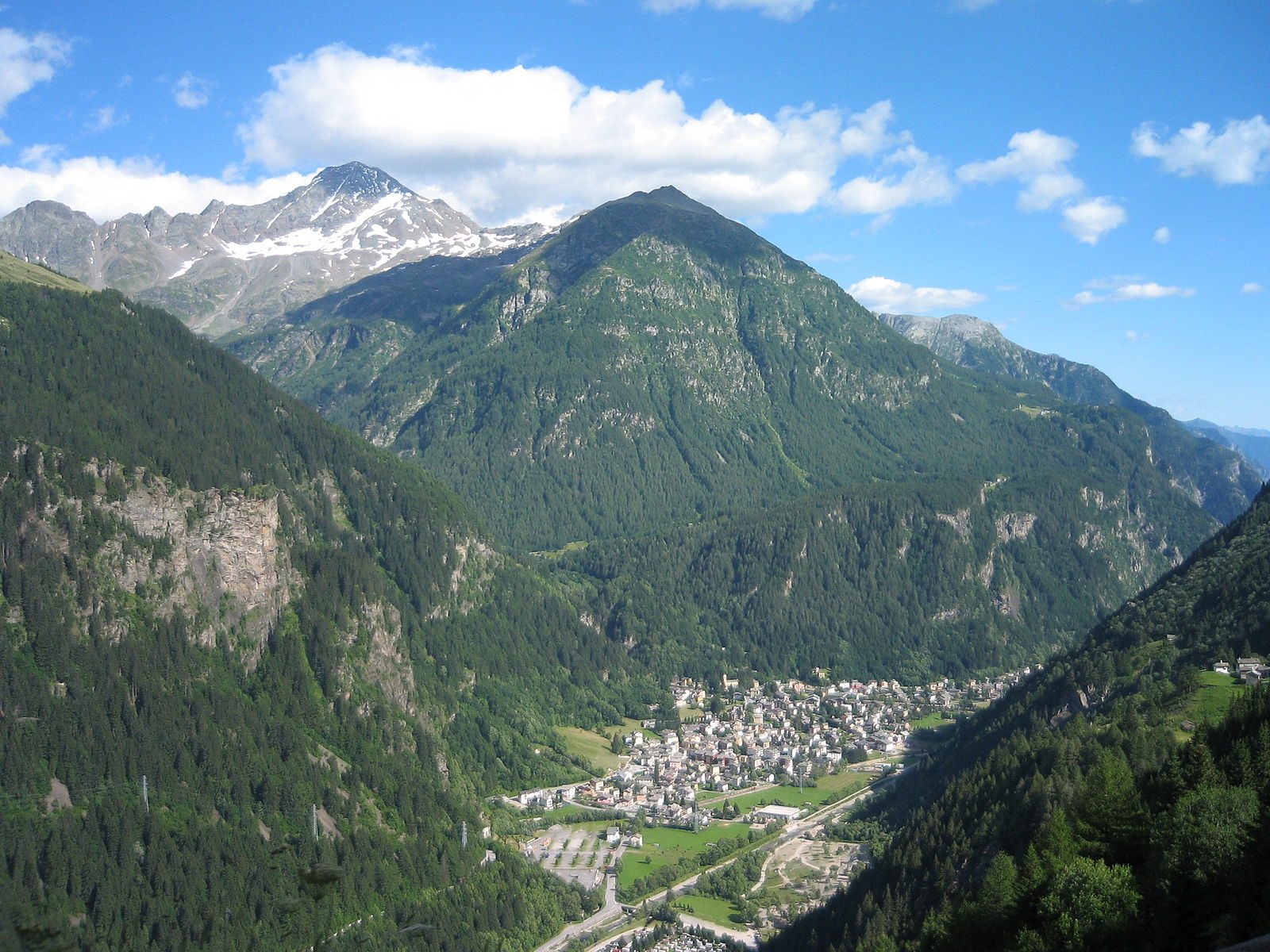 Campodolcino — Alpine village in Italy
