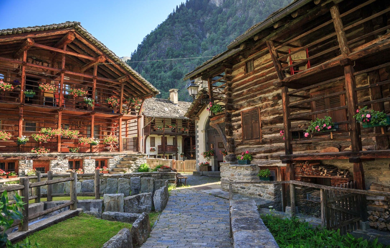 Alagna Valsesia — Alpine village in Italy