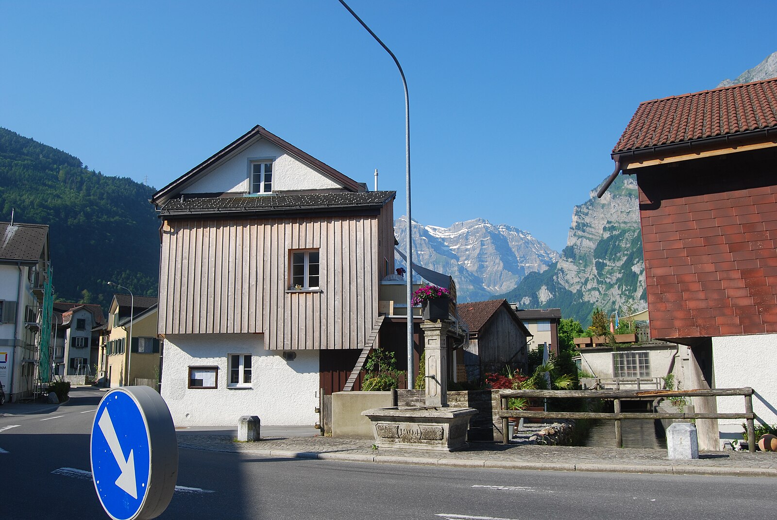 Mollis — Alpine village in Switzerland