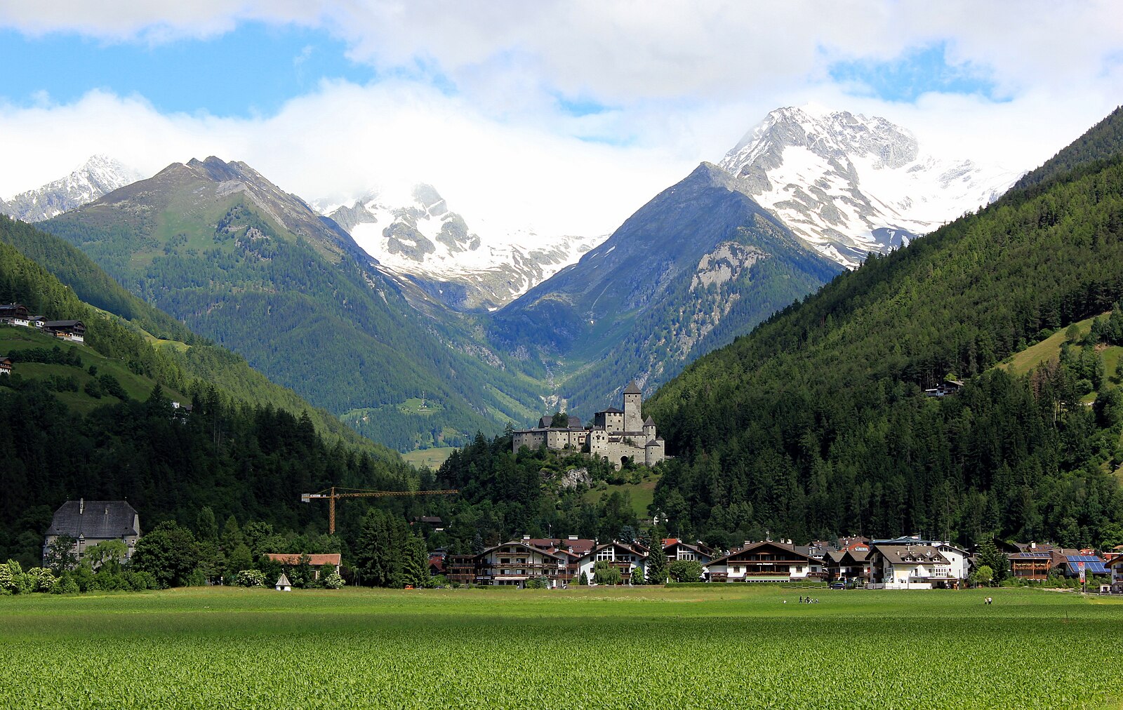 Rein in Taufers (Riva di Tures) — Alpine village in Italy
