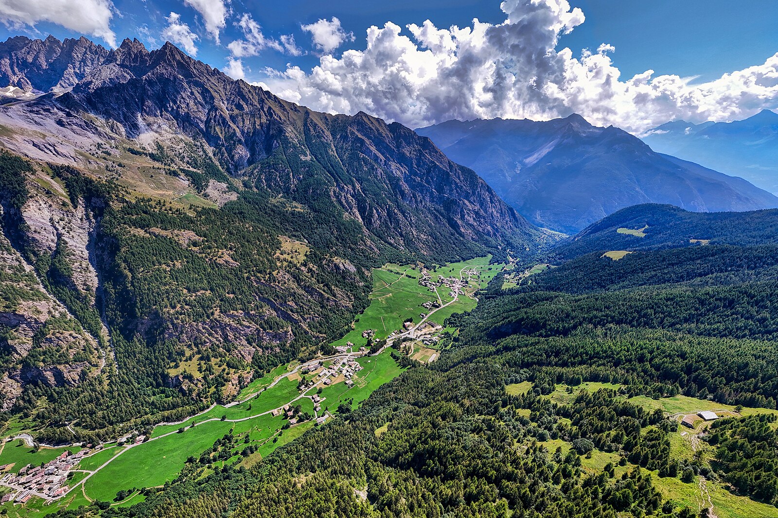Ollomont — Alpine village in Italy
