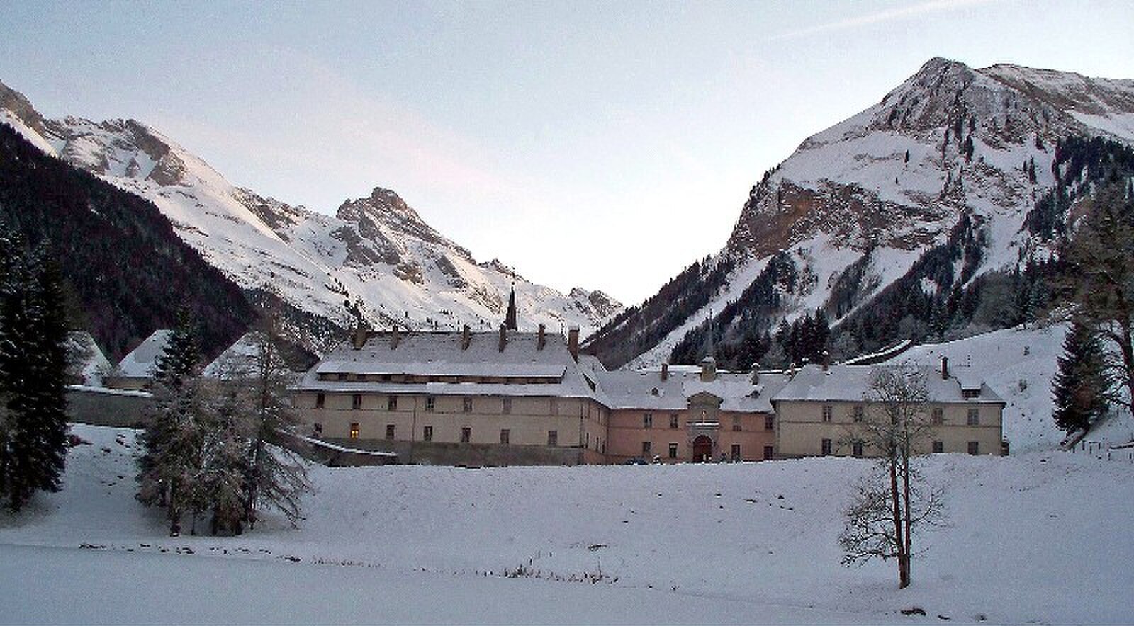 Le Reposoir – Village — Alpine village in France