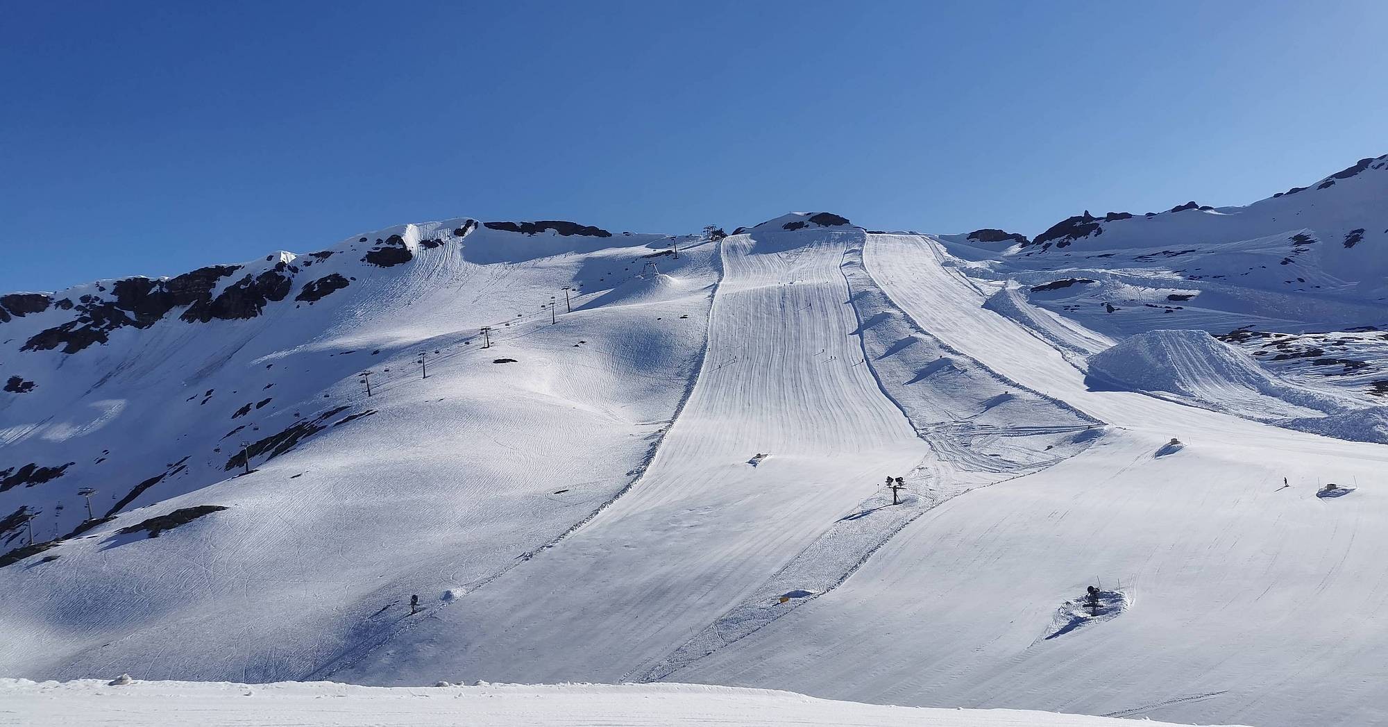 Moelltal Glacier (Mölltaler Gletscher) — Alpine village in Austria